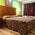 La Petite Rouge Motel