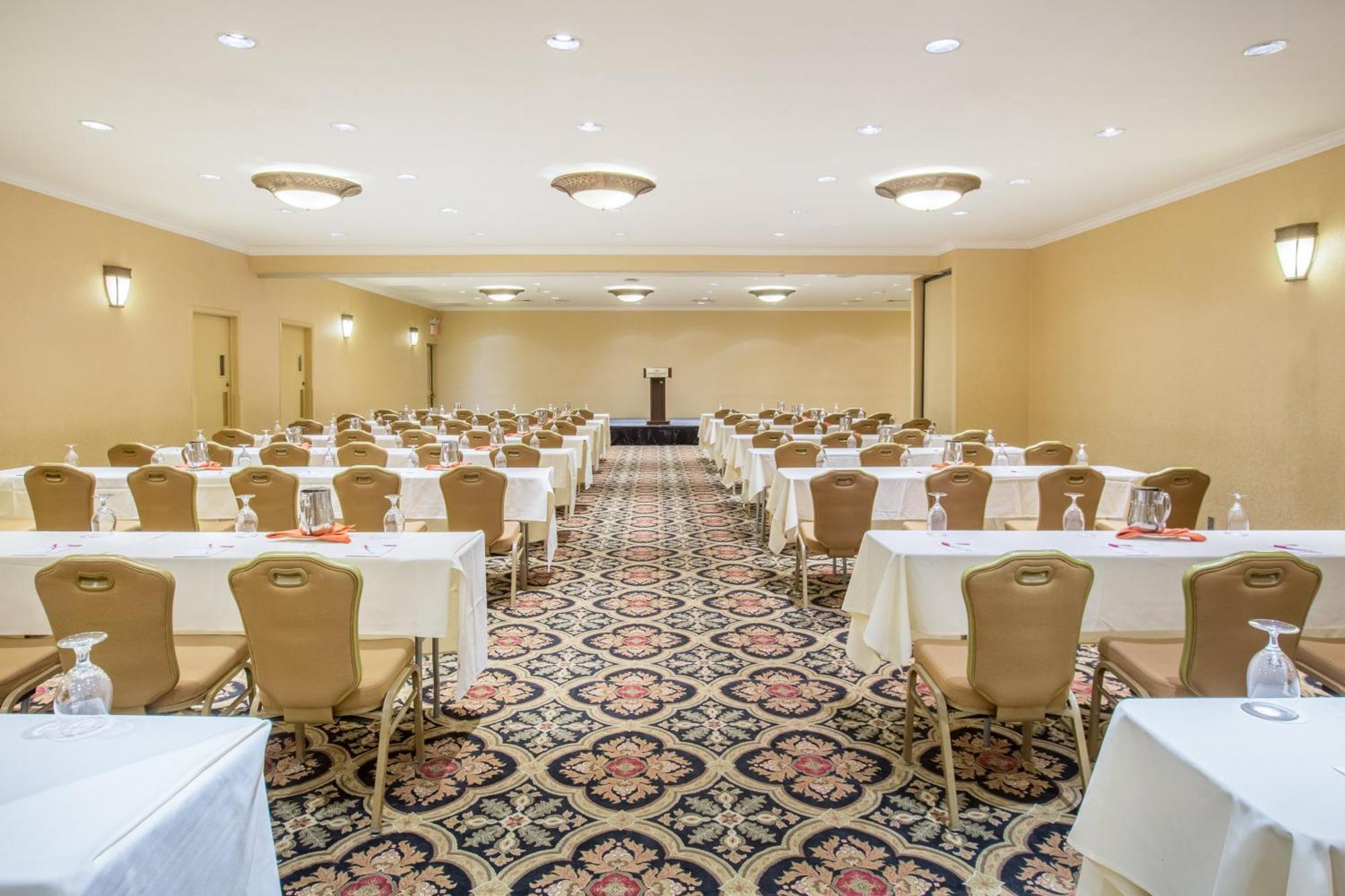 Crowne Plaza Mission Valley By Ihg Resort San Diego