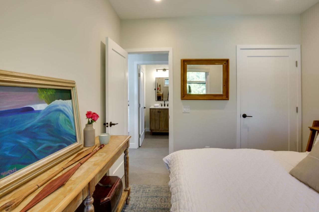 Holiday home Serene Retreat With Deck - Walk To Bay!