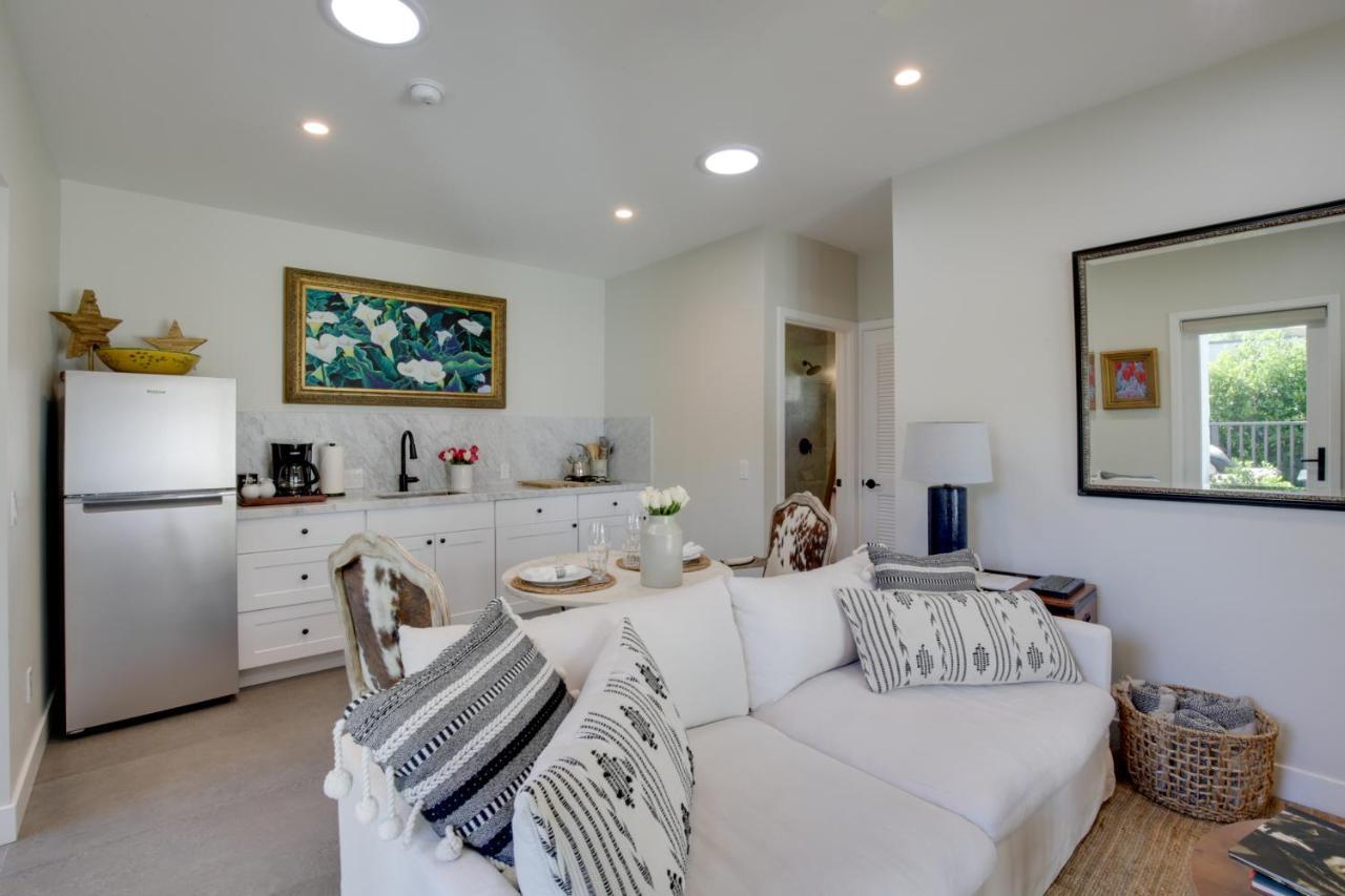 Holiday home Serene Retreat With Deck - Walk To Bay!