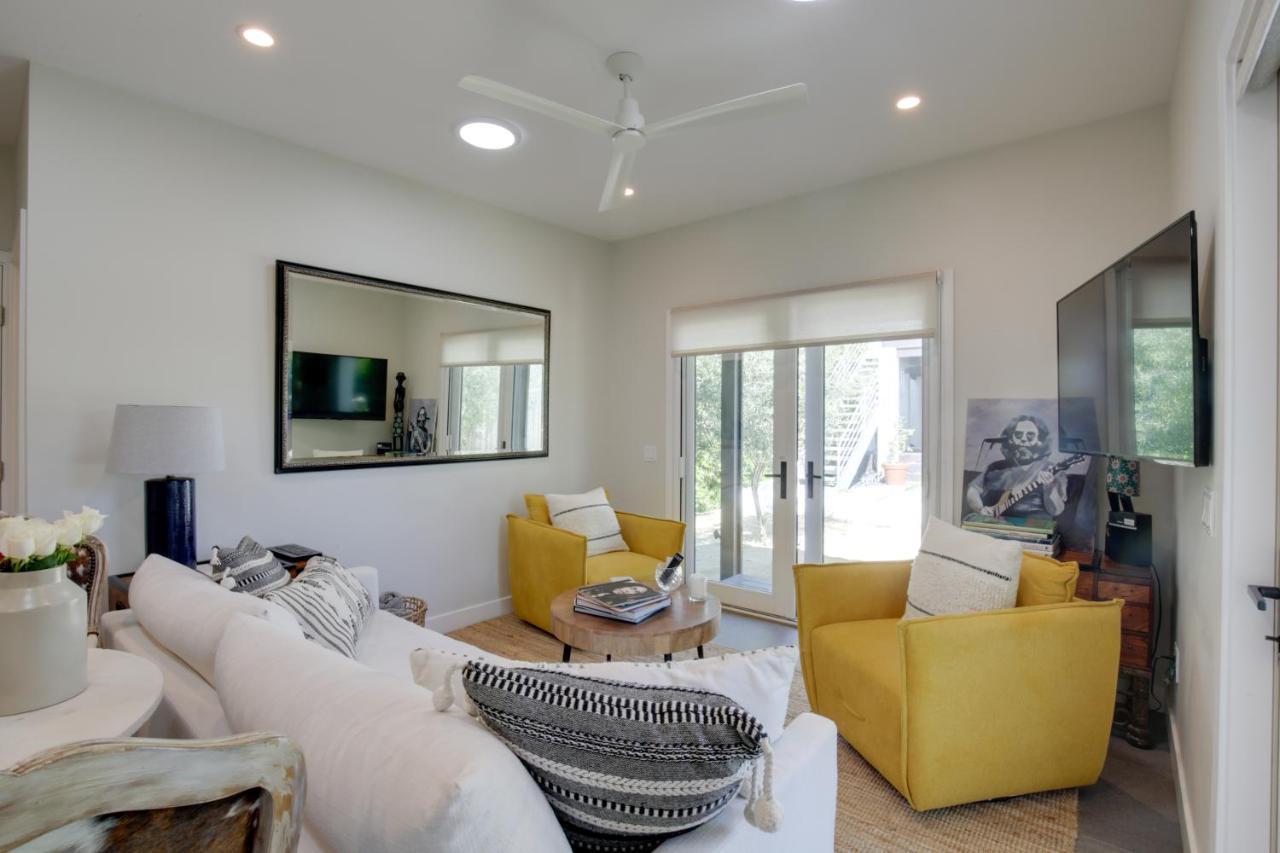 Serene Retreat With Deck - Walk To Bay! *
