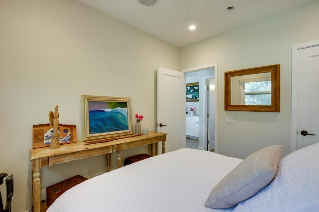 Serene Retreat With Deck - Walk To Bay!
