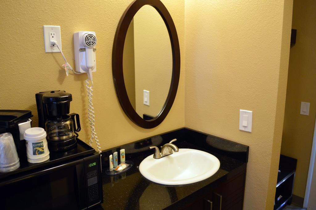 Quality Downtown North Hotel 2*