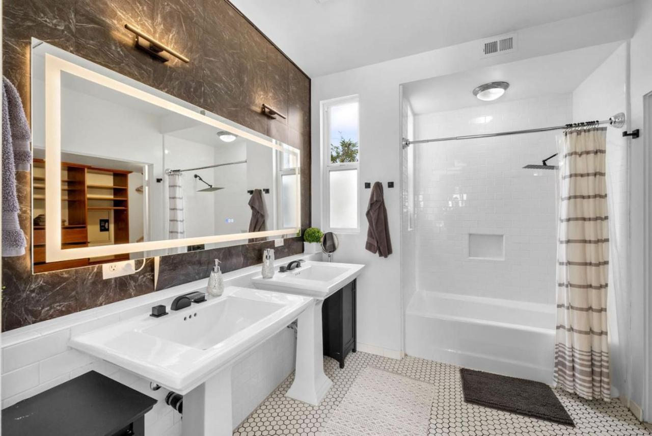 Charming And Elegant With Stunning Rooftop View *