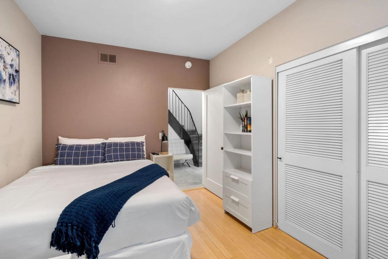 Charming And Elegant With Stunning Rooftop View Apartment