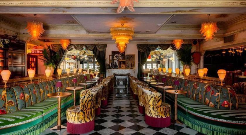 The Lafayette Hotel, Swim Club & 3* San Diego