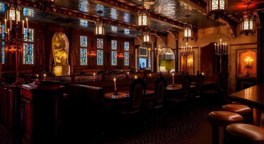 The Lafayette Hotel, Swim Club & 3* San Diego