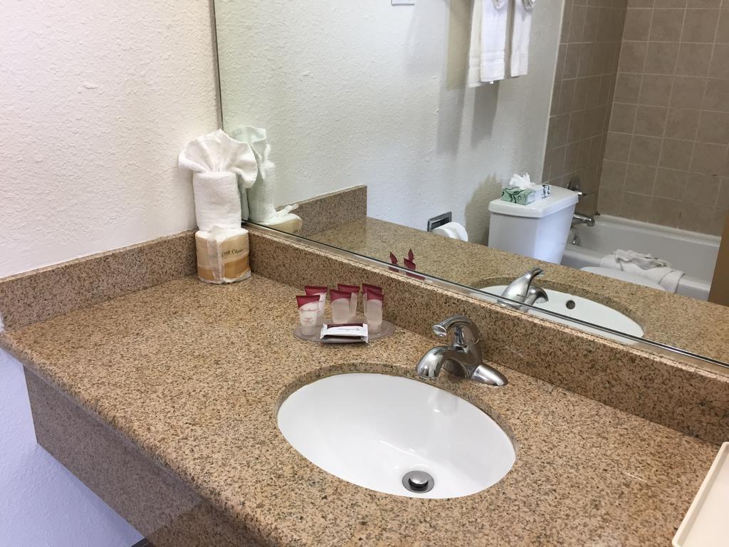 The Consulate Airport/sea World/san Diego Area 3*
