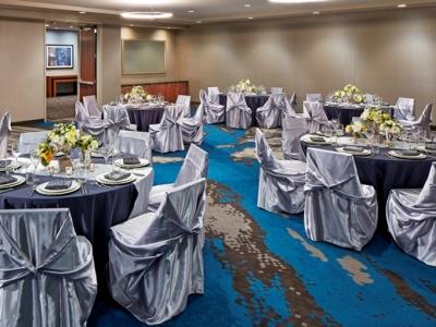 Hilton Garden Downtown/bayside, Ca 3*