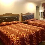 La Petite Rouge Motel