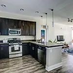 Wanderjaunt - Luxe Mission Valley Apts