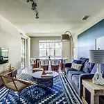 Wanderjaunt - Luxe Mission Valley Apts