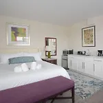 Modern, Luxurious And Prime Location All In One