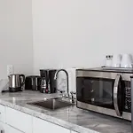 Downtown View 4 Sleepers Studio- Great For Getaway