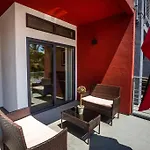Cute Studio With Large Balcony And Great Park View