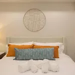 3 Floor Townhouse Next To Downtown Max 12 Sleepers