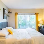 Cozy & Comfortable Private Bedroom & Bathroom