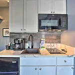 Torrey Spa Suite Modern San Diego Studio!