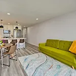 Chic Condo With Shared Hot Tub On Mission Bay!