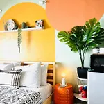 Charming And Cozy Studio Gaslamp! Perfectly Located In San Diego Downtown!