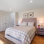 Pearl Of Sea Lane