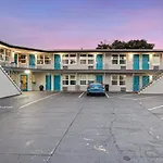 Hotel Point Loma