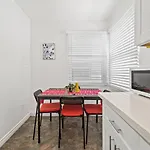 Sunny Suite On 43Rd By Rather Be Properties