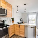 Casa Nova - Central San Diego Free Parking