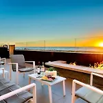 Crown Jewel In Mission Beach At Ocean Front Walk