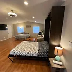 Huge Stand Alone Guest House In Heart Of La Jolla