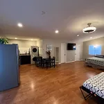 Huge Stand Alone Guest House In Heart Of La Jolla