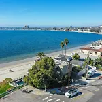 Haines Luxury Dream Home - Bay Views, Rooftop, Fire Pit & Ac