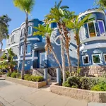 Massive Dream Beach Home - Dog Friendly, Ac, Steps2Sand