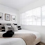 Cozy Private Home, 10-Min From Dt, Beach & Parks