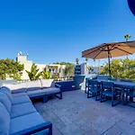Massive Dream Beach Home - Dog Friendly, Ac, Steps2Sand