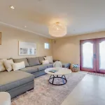 Massive Dream Beach Home - Dog Friendly, Ac, Steps2Sand