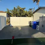 *Golden Getaway* 5 Beds / 8 Minutes To Downtown
