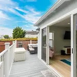 Beach House In The Heart Of Pb
