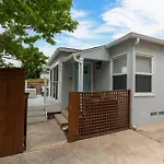 Beach House In The Heart Of Pb