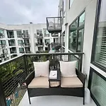 Stylish Downtown Studio