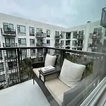 Stylish Downtown Studio
