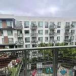 Stylish Downtown Studio