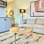 Grand Downtown San Diego Apartment