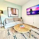 Grand Downtown San Diego Apartment