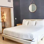 Ambient Oasis In The Heart Of San Diego