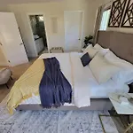 San Diego Oasis With Hot Tub, Gym, Outdoor Theater, Huge Yard
