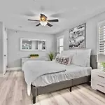Mb Contemporary 14 Guests By Sand Ac Plus Garage