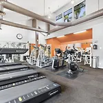 Modern Apartment In Prime La Jolla Location