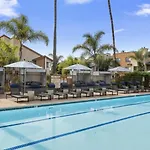 Modern Apartment In Prime La Jolla Location
