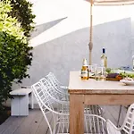 Topaz By Avantstay Adorable Cottage Walking Distance To Beach W Large Patio